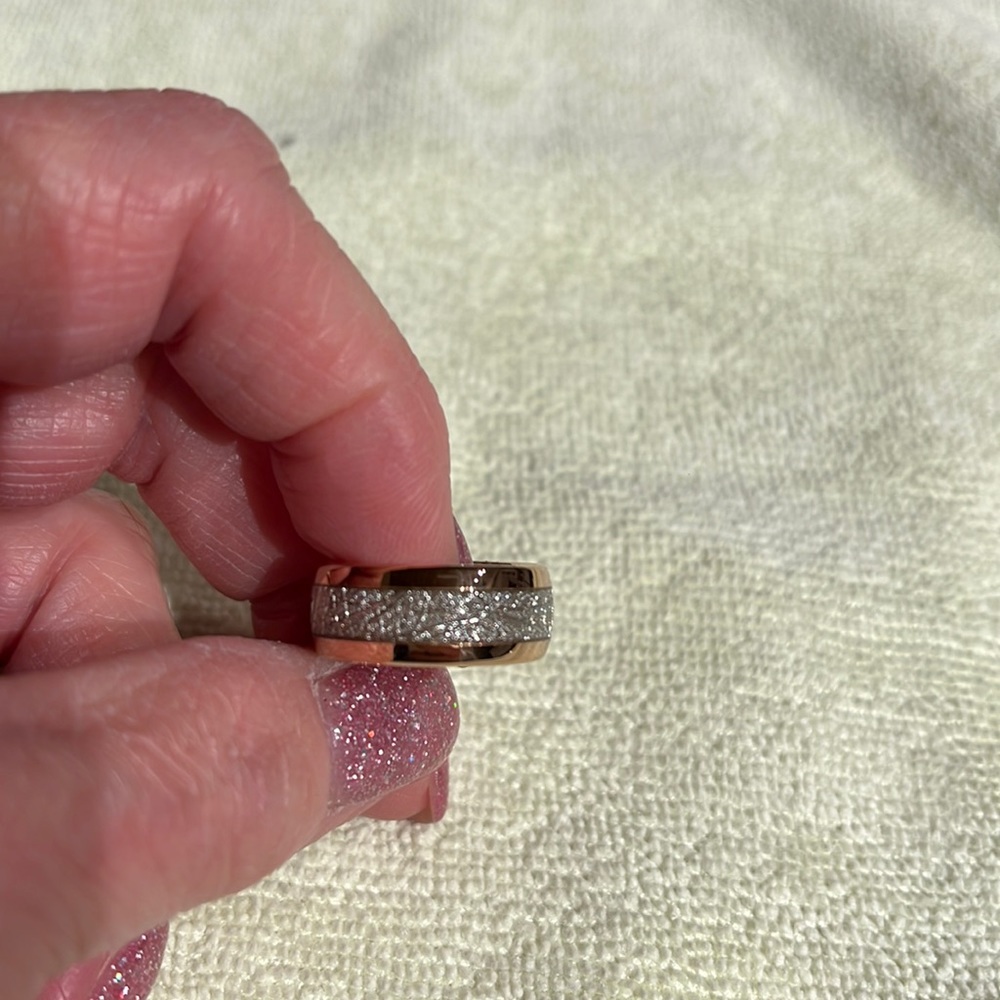 Women’s wedding band